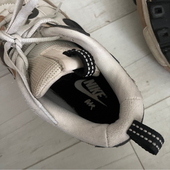 NIKE WOMENS AIR MAX 90 FUTURA USED - Picture 4 of 6